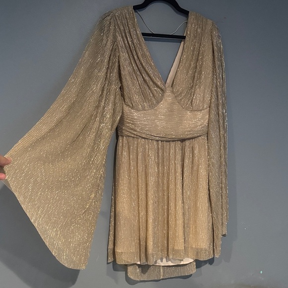 Elegant Long Sleeve Metallic Dress - Picture 3 of 13